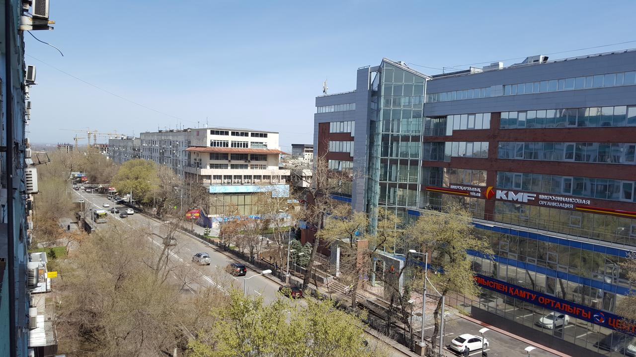 Apartment On Nazarbayeva 77 阿拉木图 外观 照片